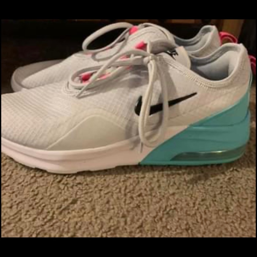 Nike AirMax women’s size 10